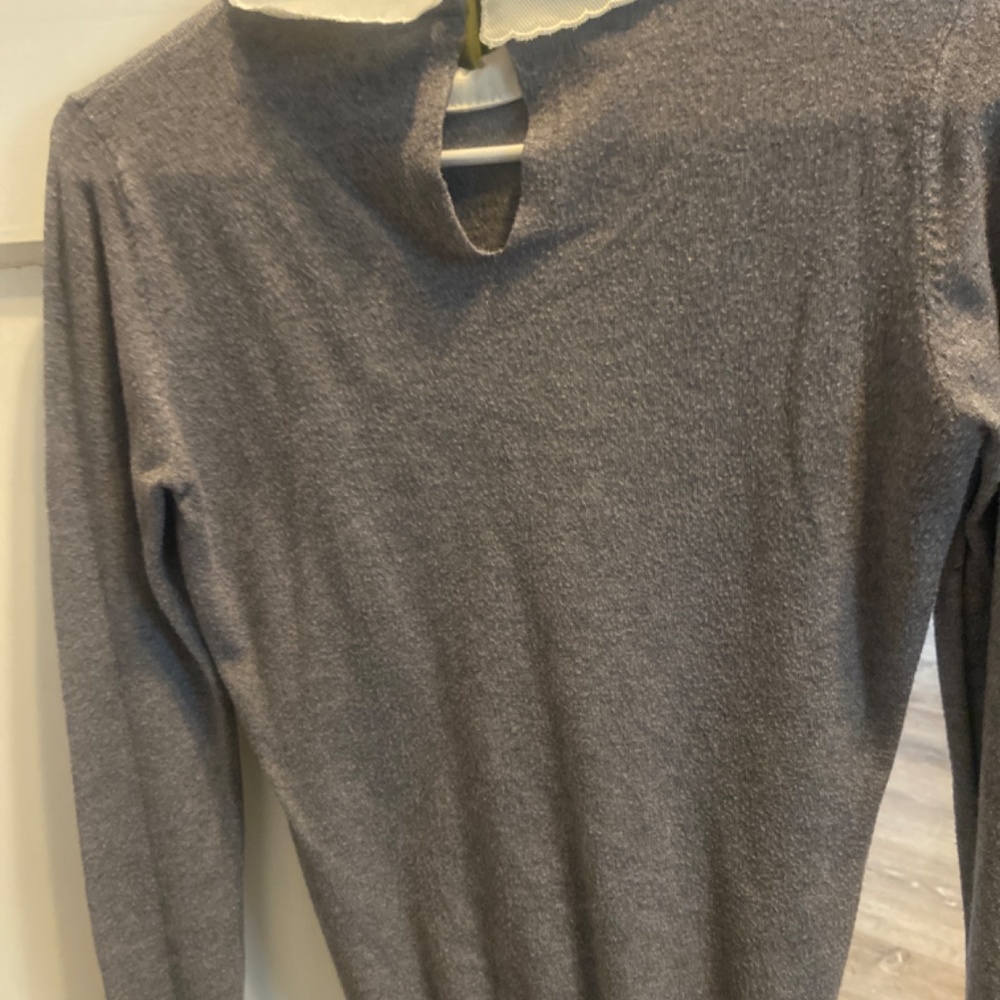 Collared Spring Sweater - Picture 4 of 4